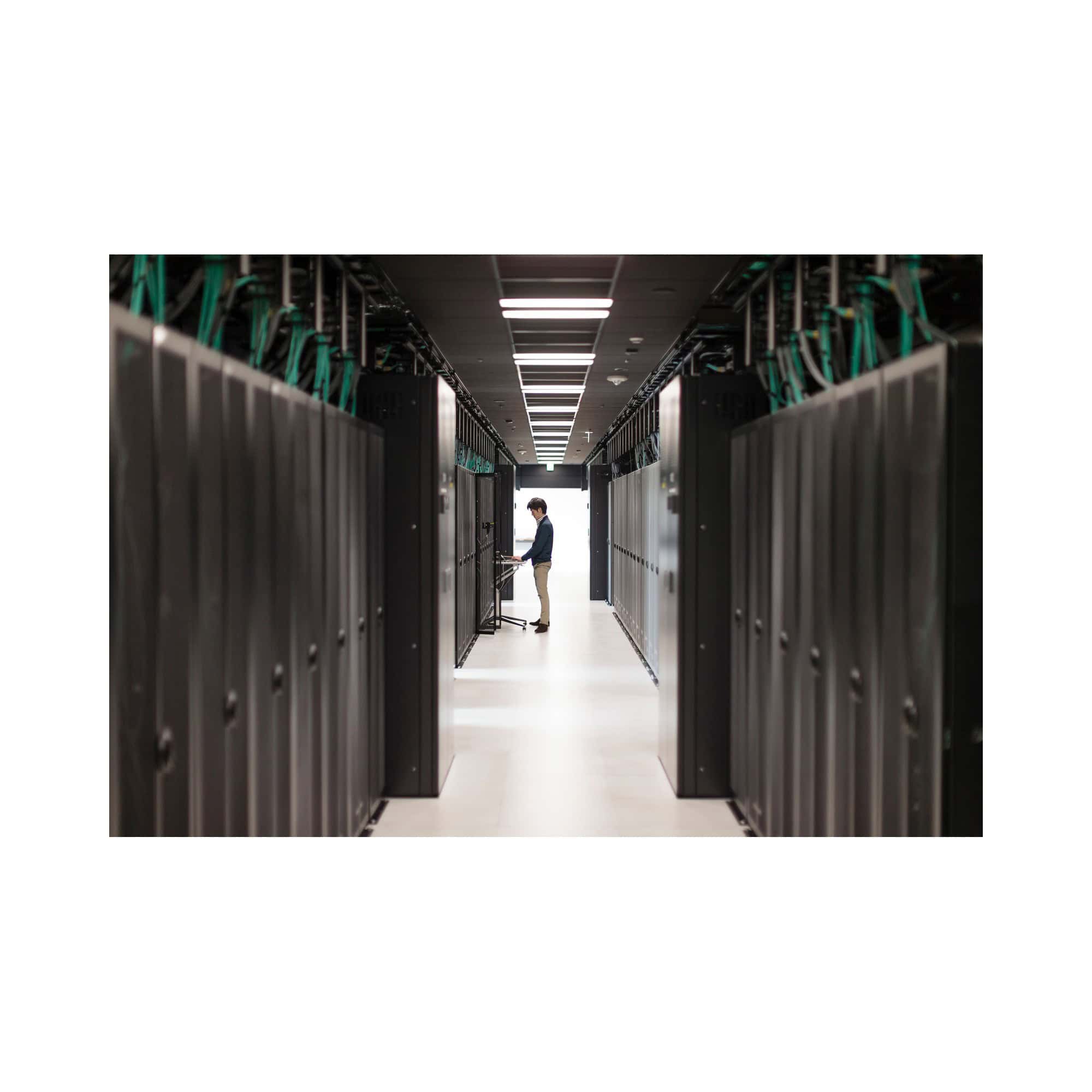 HPE Aruba Networking CX 6200F L3-switch, 12 poorten Class 4 PoE, 2x 1G en 2x SFP+, 139W PoE